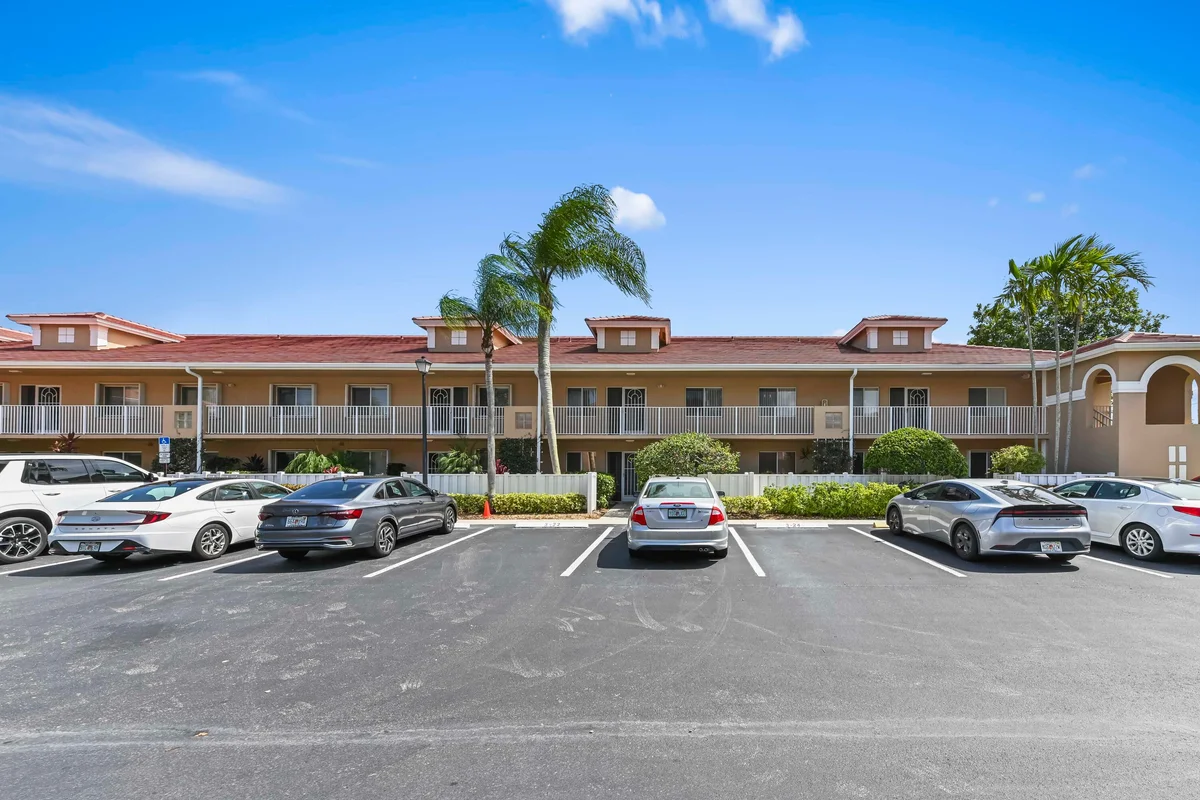 5952 Regal Glen Dr #207, Boynton Beach: photo 1 of 48