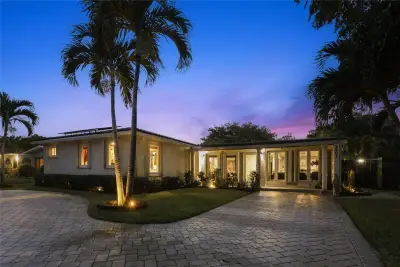 2501 NW 8th Ave, Wilton Manors: photo 1 of 55