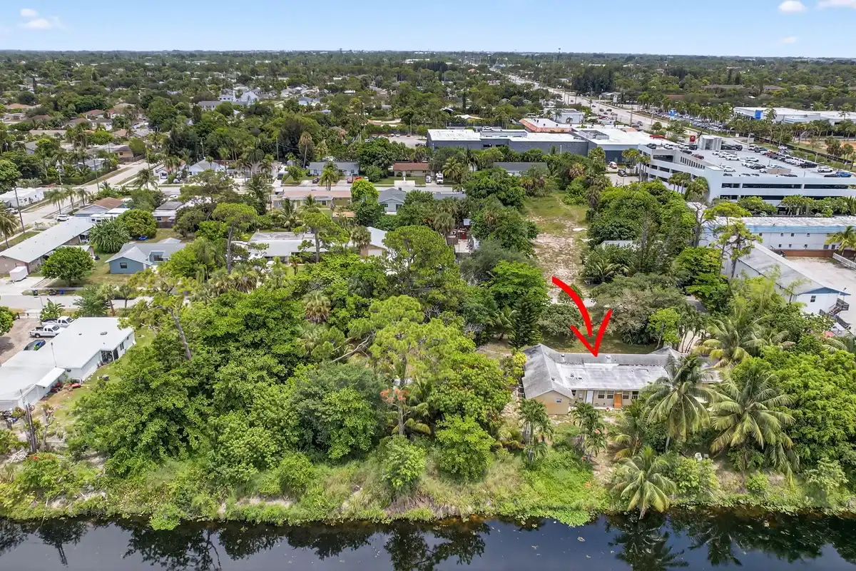 129 Fleming Ave, Lake Worth: photo 1 of 37