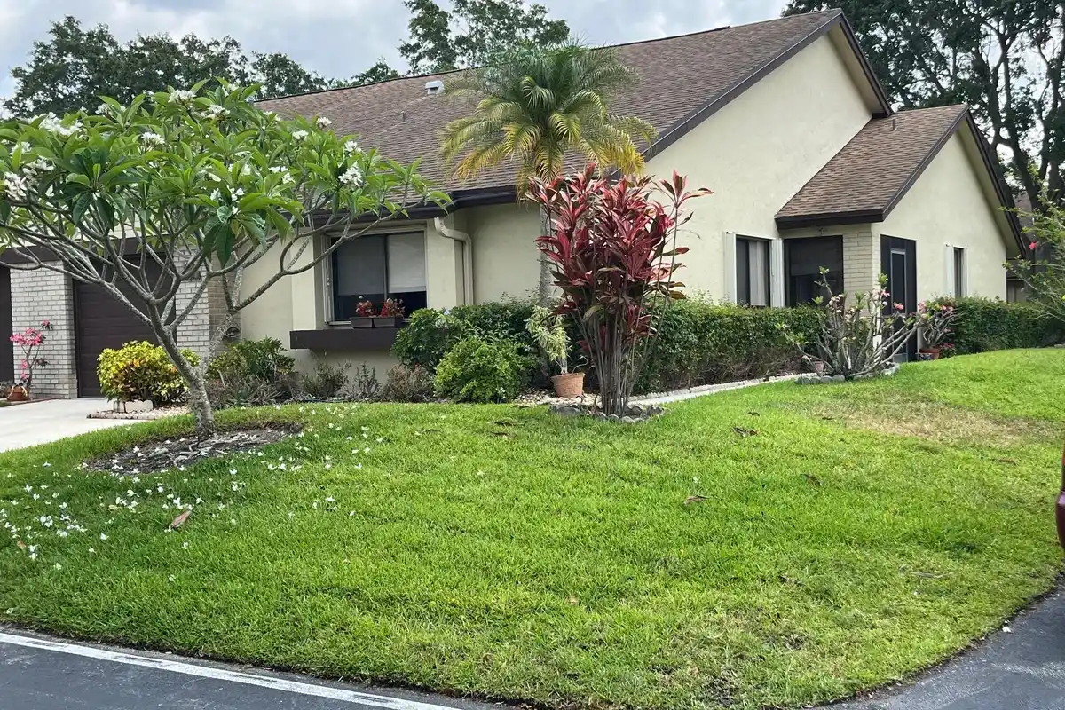 139 Meander Cir, Royal Palm Beach: photo 1 of 25