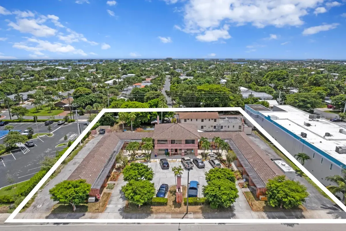 7800 S Dixie Hwy, West Palm Beach: photo 1 of 10