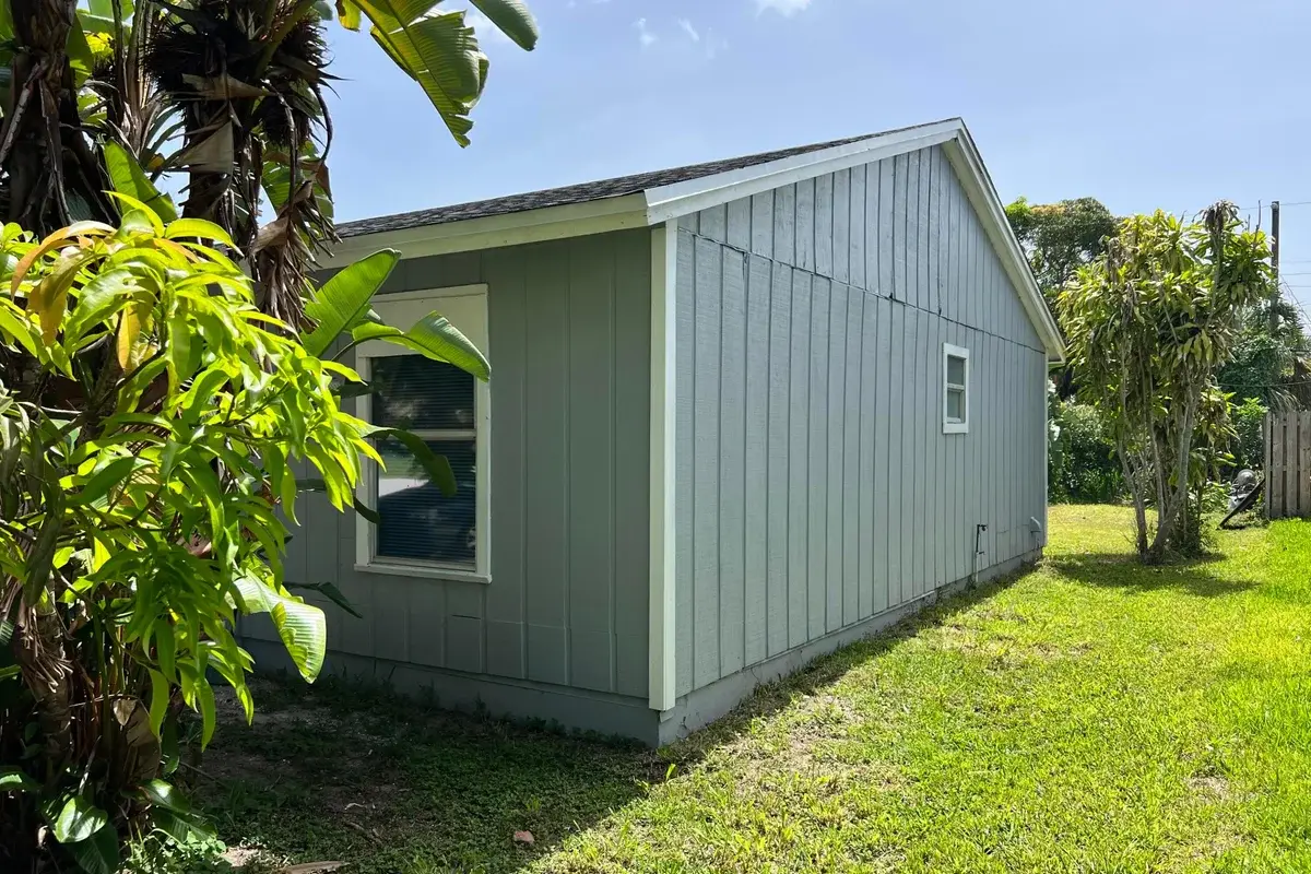 332 Fleming Ave, Lake Worth: photo 1 of 11