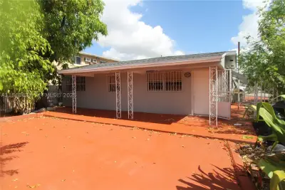 965 W 23rd St, Hialeah: photo 1 of 21
