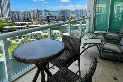 16500 Collins Ave #2052, Sunny Isles Beach: photo 1 of 33
