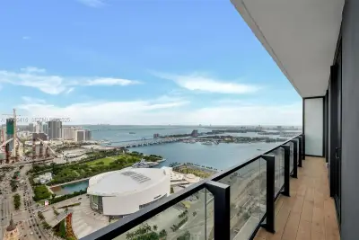 398 NE 5th St #3901, Miami: photo 1 of 20