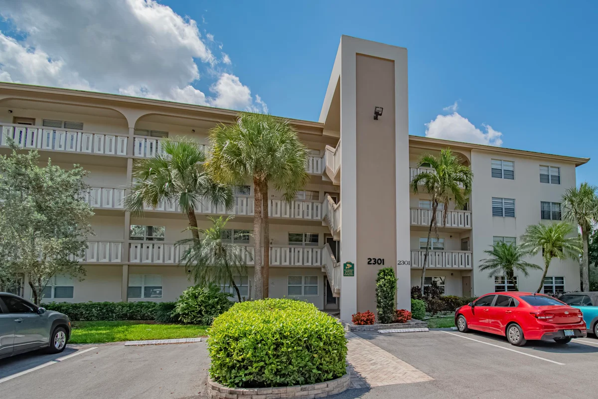 2301 Lucaya Ln #M3, Coconut Creek: photo 1 of 17