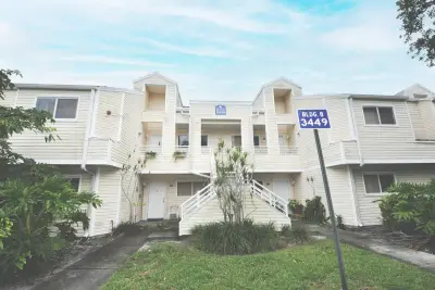 3449 NW 44th St #202, Lauderdale Lakes: photo 1 of 16