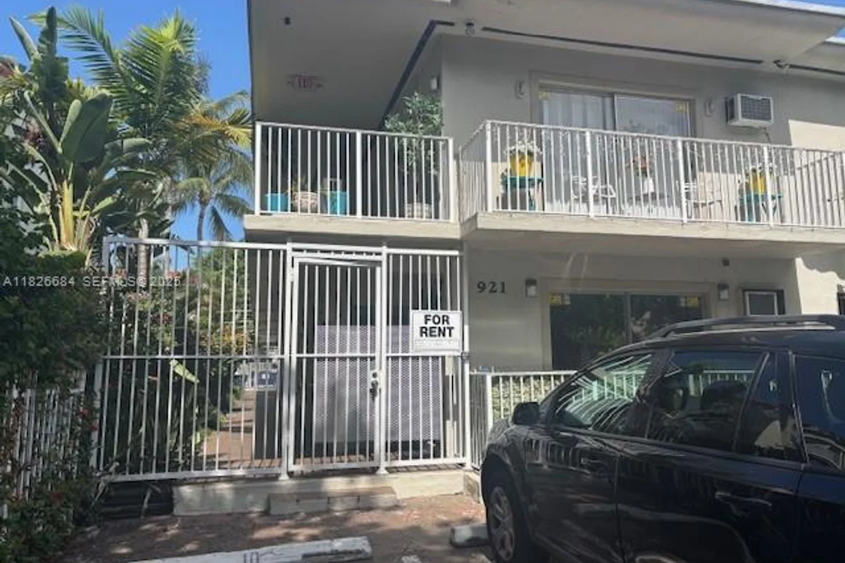 921 Meridian Ave #2, Miami Beach: photo 1 of 17
