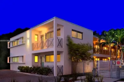 1816 Meridian Ave #4, Miami Beach: photo 1 of 7