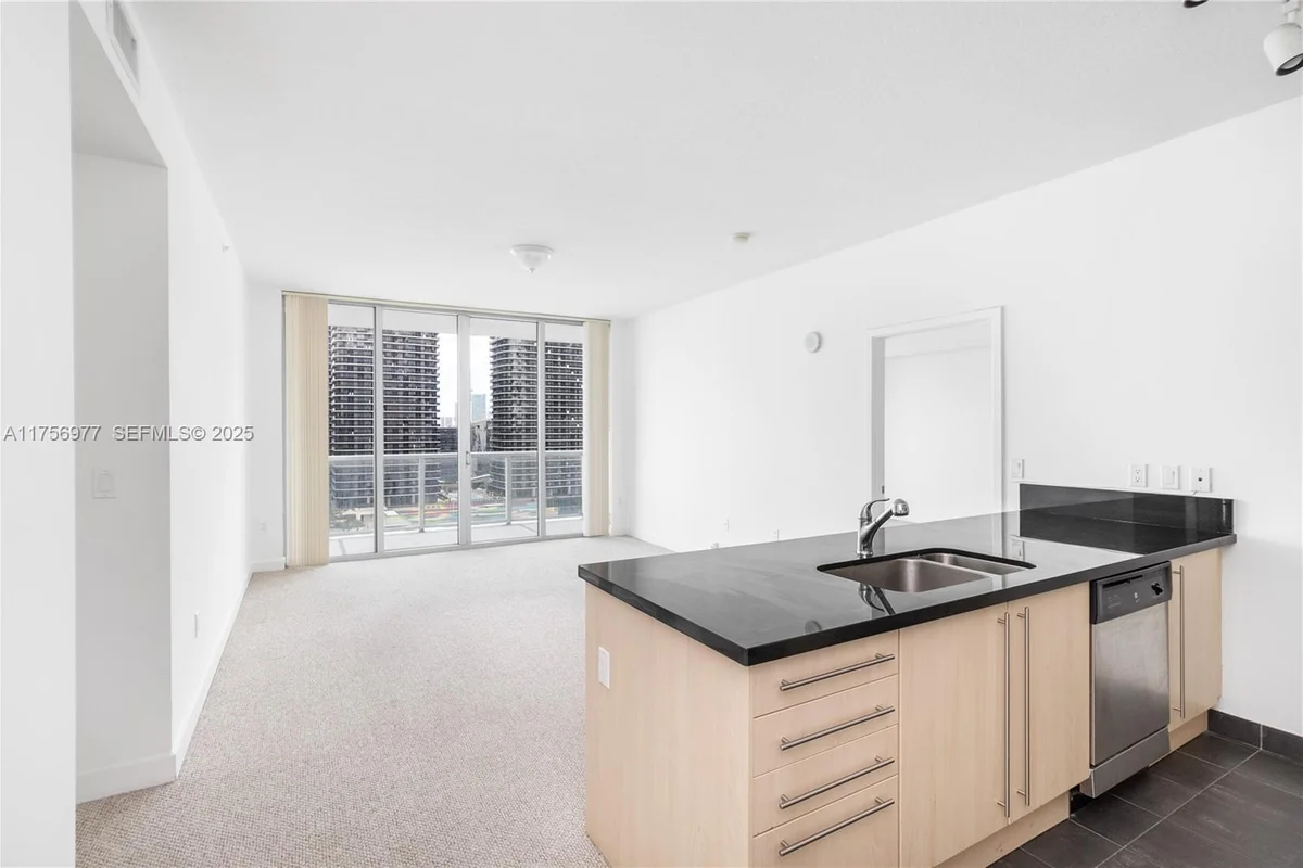 1111 SW 1st Ave #2423-N, Miami: photo 1 of 38
