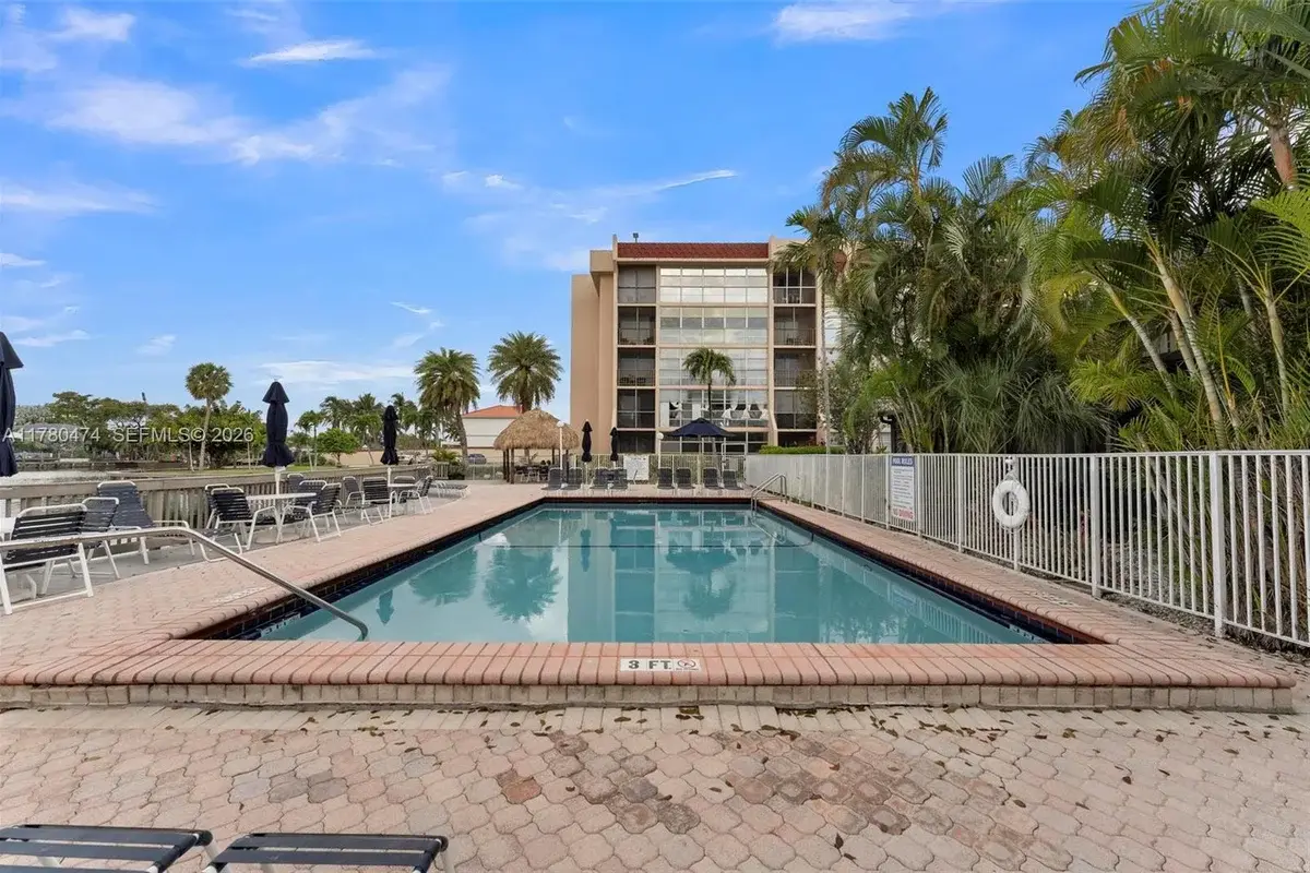 2101 Atlantic Shores Blvd #201, Hallandale Beach: photo 1 of 30