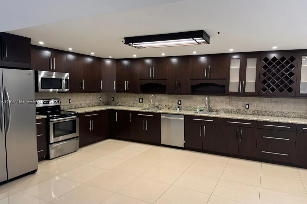 20401 NE 30th Ave #124-8, Aventura: photo 1 of 24