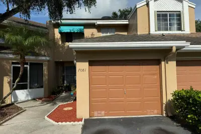 7081 Woodmont Way, Tamarac: photo 1 of 29