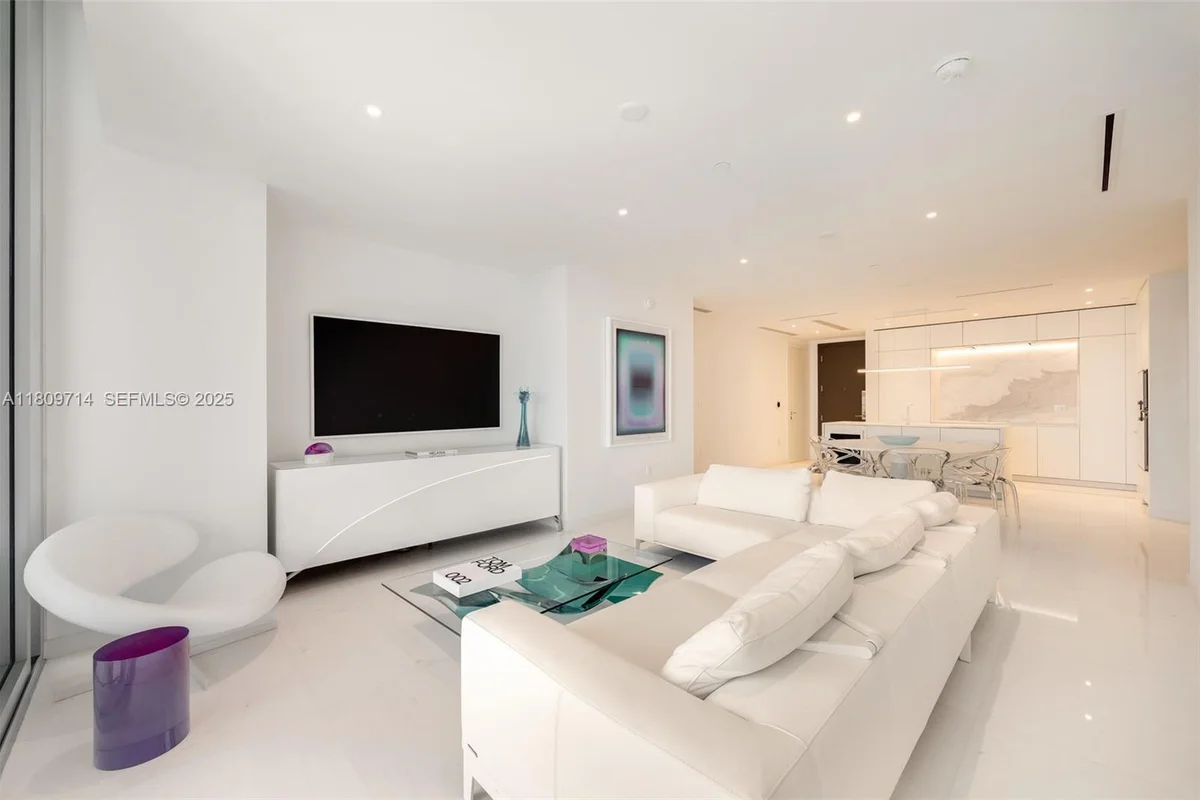 300 Biscayne Blvd Way #5205W, Miami: photo 1 of 40