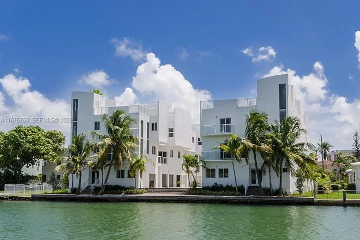 1975 Calais Dr, Miami Beach: photo 1 of 28