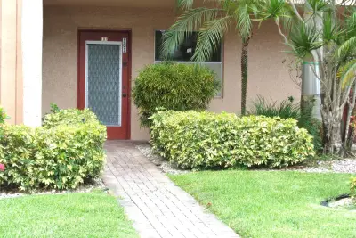 7320 Lake Circle Dr #101, Margate: photo 1 of 42