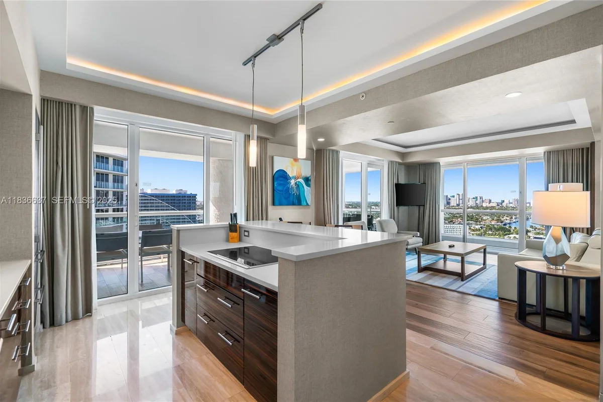 551 N Fort Lauderdale Beach Blvd #R2205, Fort Lauderdale: photo 1 of 100