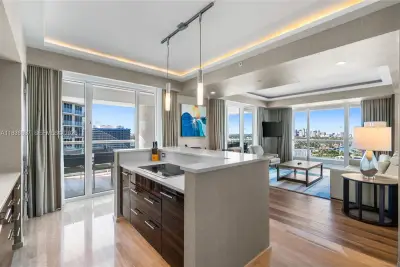 551 N Fort Lauderdale Beach Blvd #R2205, Fort Lauderdale: photo 1 of 100