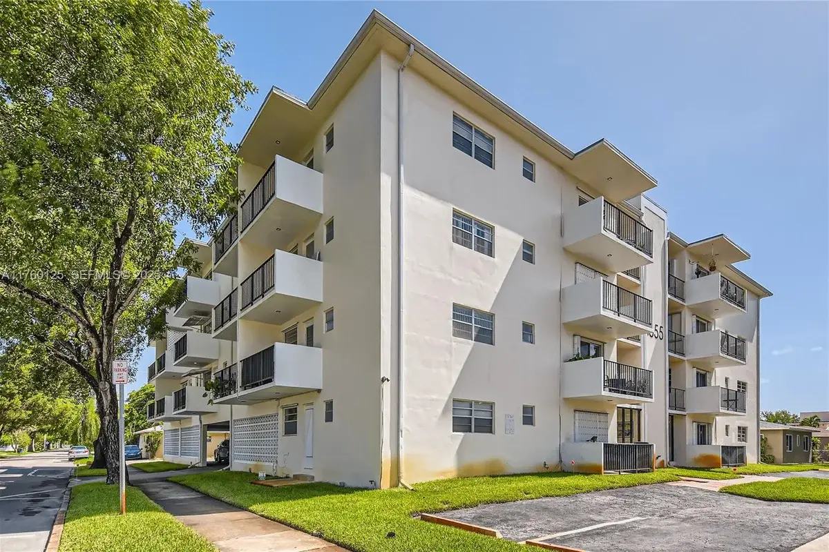 1855 Plunkett St #406, Hollywood: photo 1 of 11