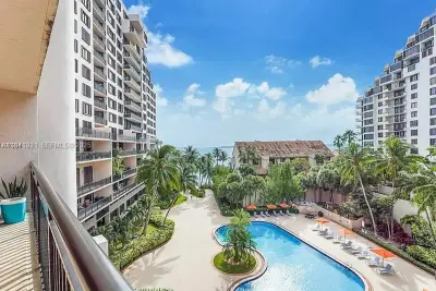 540 Brickell Key Dr #603, Miami: photo 1 of 18