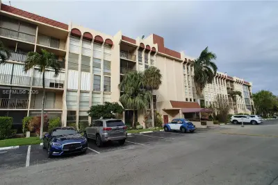 2101 Atlantic Shores Blvd #415, Hallandale Beach: photo 1 of 9
