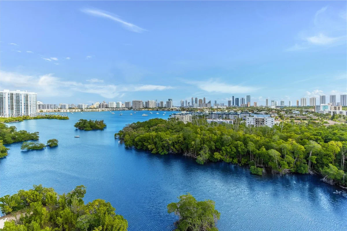 16385 Biscayne Blvd #1221, North Miami Beach: photo 1 of 50