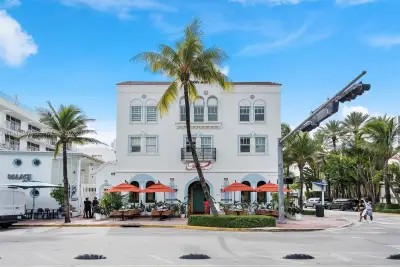 1060 Ocean Dr #D303, Miami Beach: photo 1 of 4