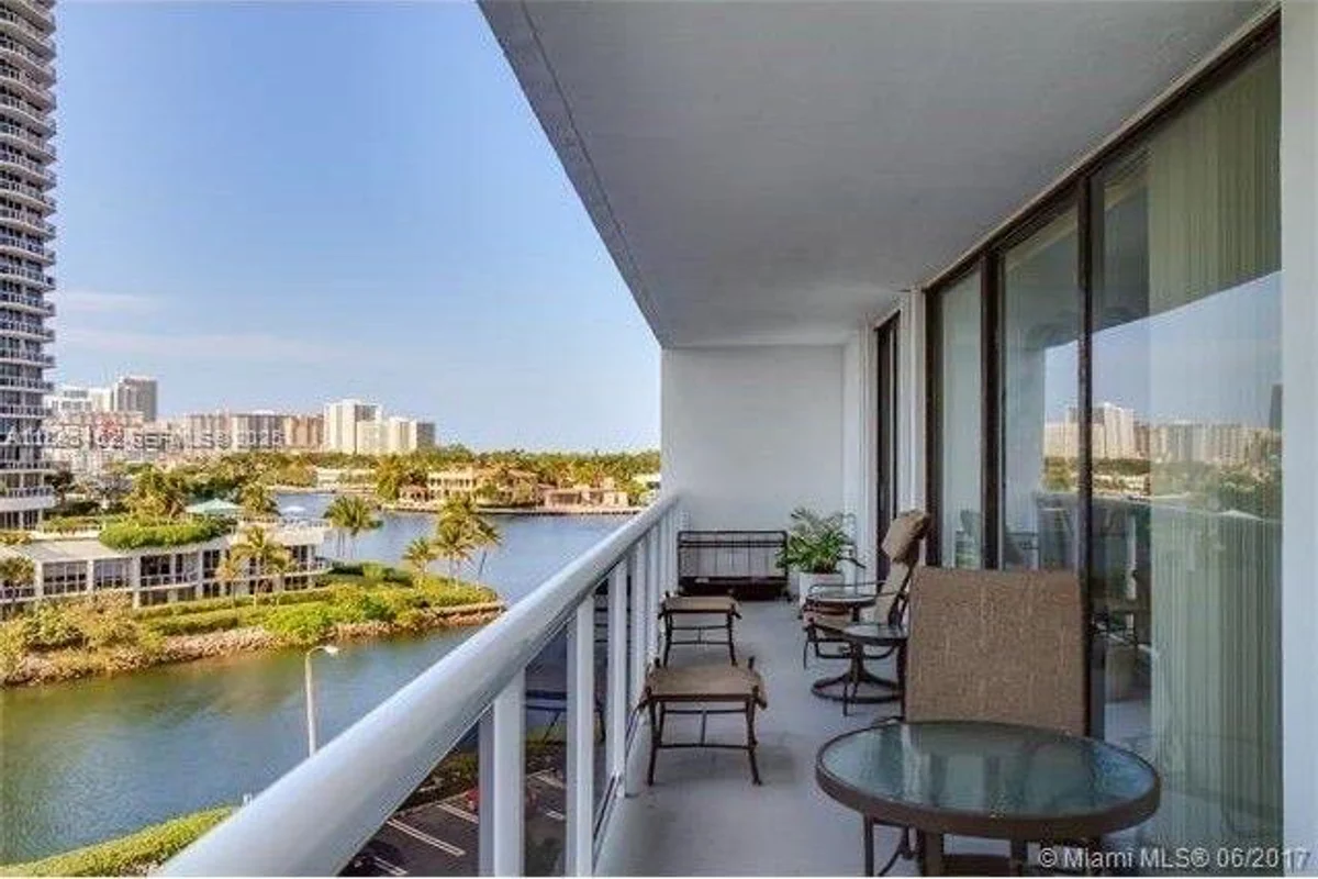 20515 E Country Club Dr #1449, Aventura: photo 1 of 30