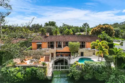 1181 S Alhambra Cir, Coral Gables: photo 1 of 51