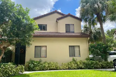 1022 NW 105th Ave #D-119, Plantation: photo 1 of 11