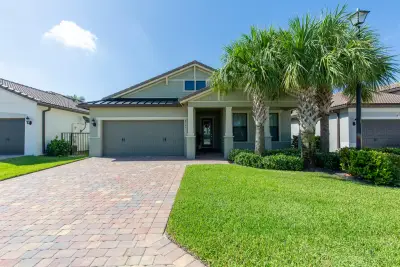 8161 Hanoverian Dr, Lake Worth: photo 1 of 31