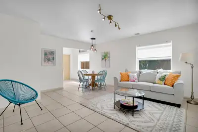 1850 SW 24th St #1-2, Fort Lauderdale: photo 1 of 21