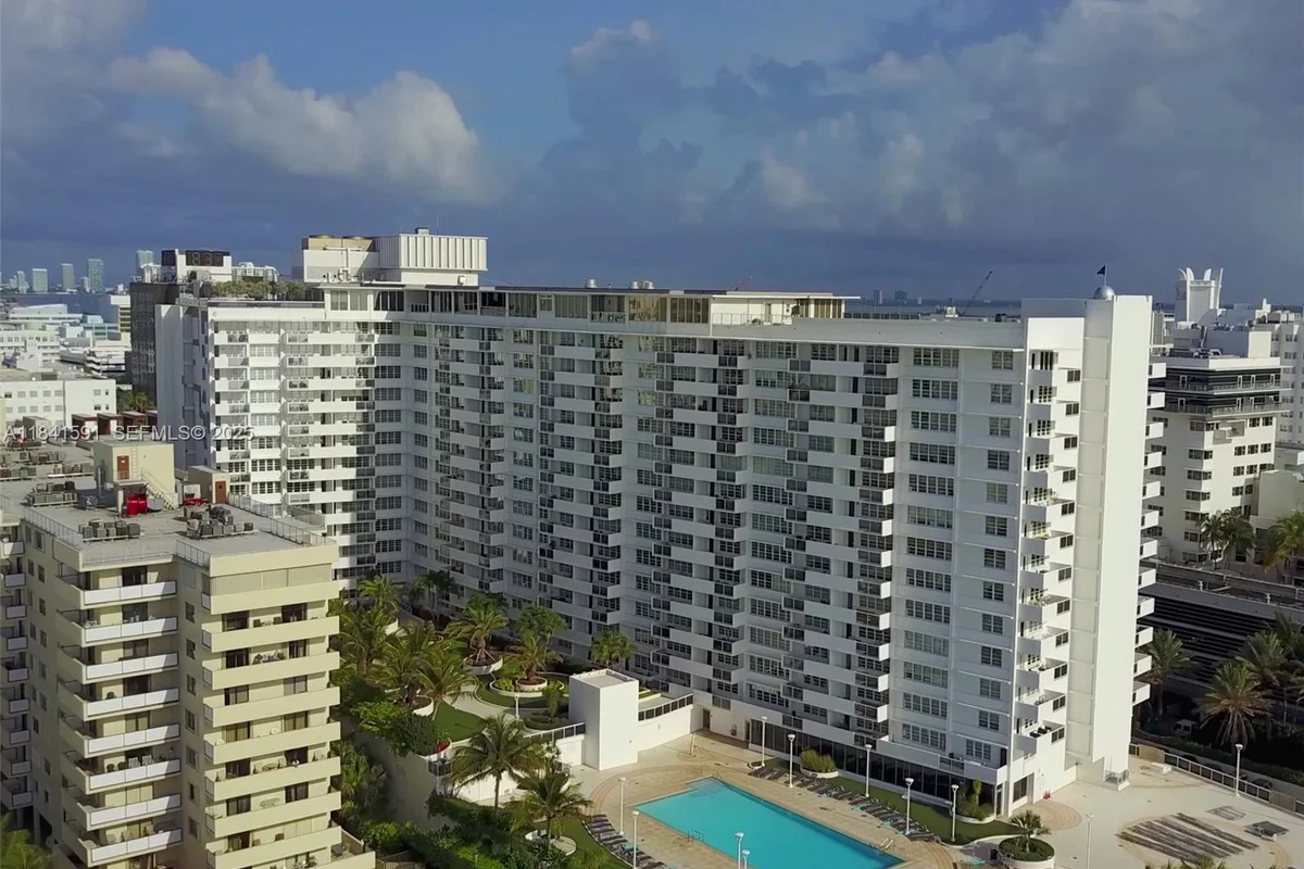 100 Lincoln Rd #1601, Miami Beach: photo 1 of 57