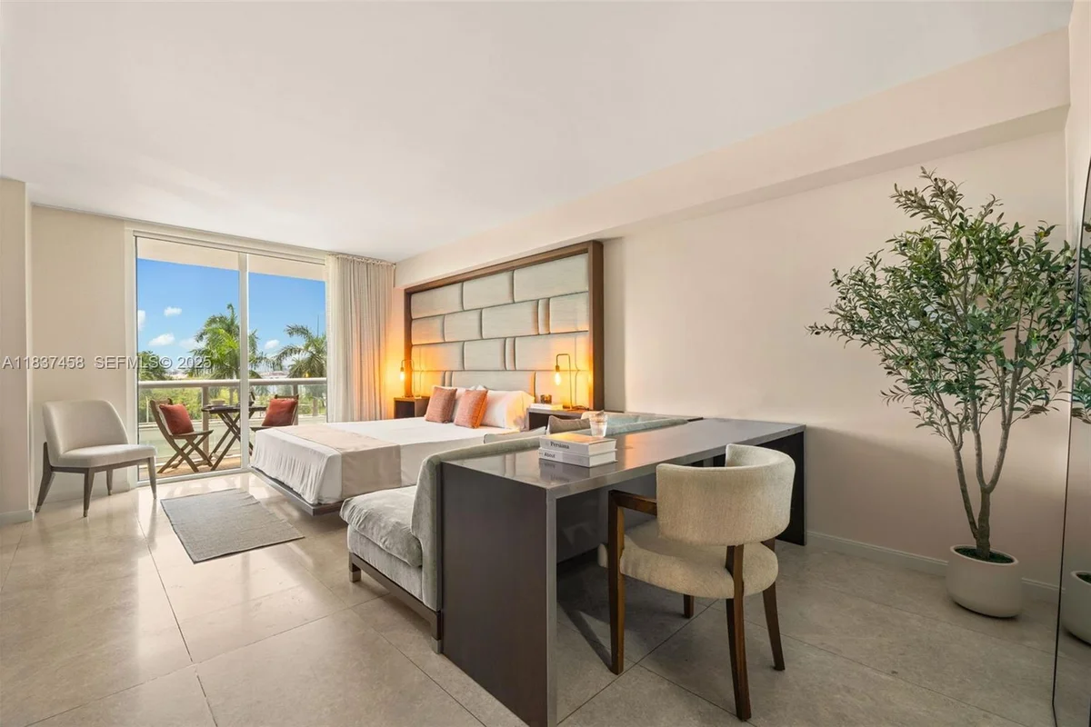 50 Biscayne Blvd #411, Miami: photo 1 of 34