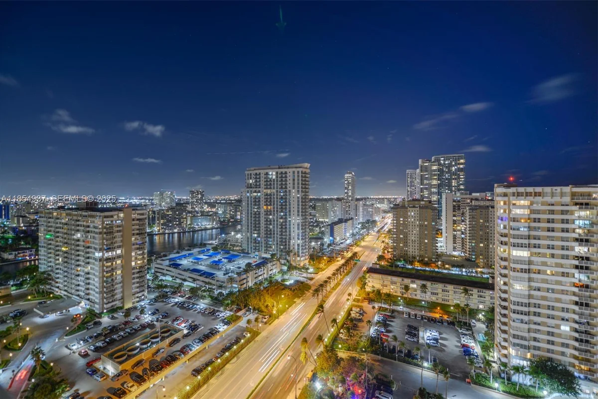 1980 S Ocean Dr #PHM, Hallandale Beach: photo 1 of 18