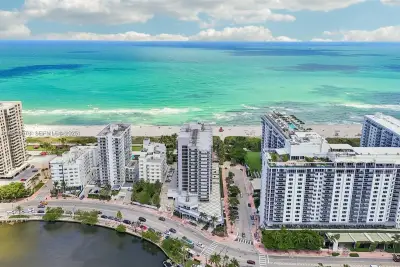 2401 Collins Ave #1011, Miami Beach: photo 1 of 14