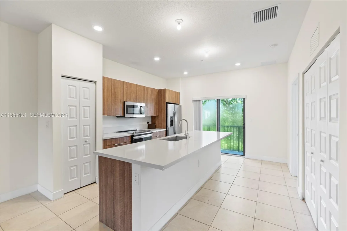 7831 NW 104th Ave #22, Doral: photo 1 of 59