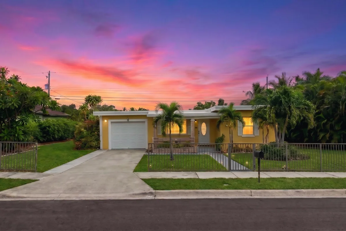 1136 W 7th St, Riviera Beach: photo 1 of 50