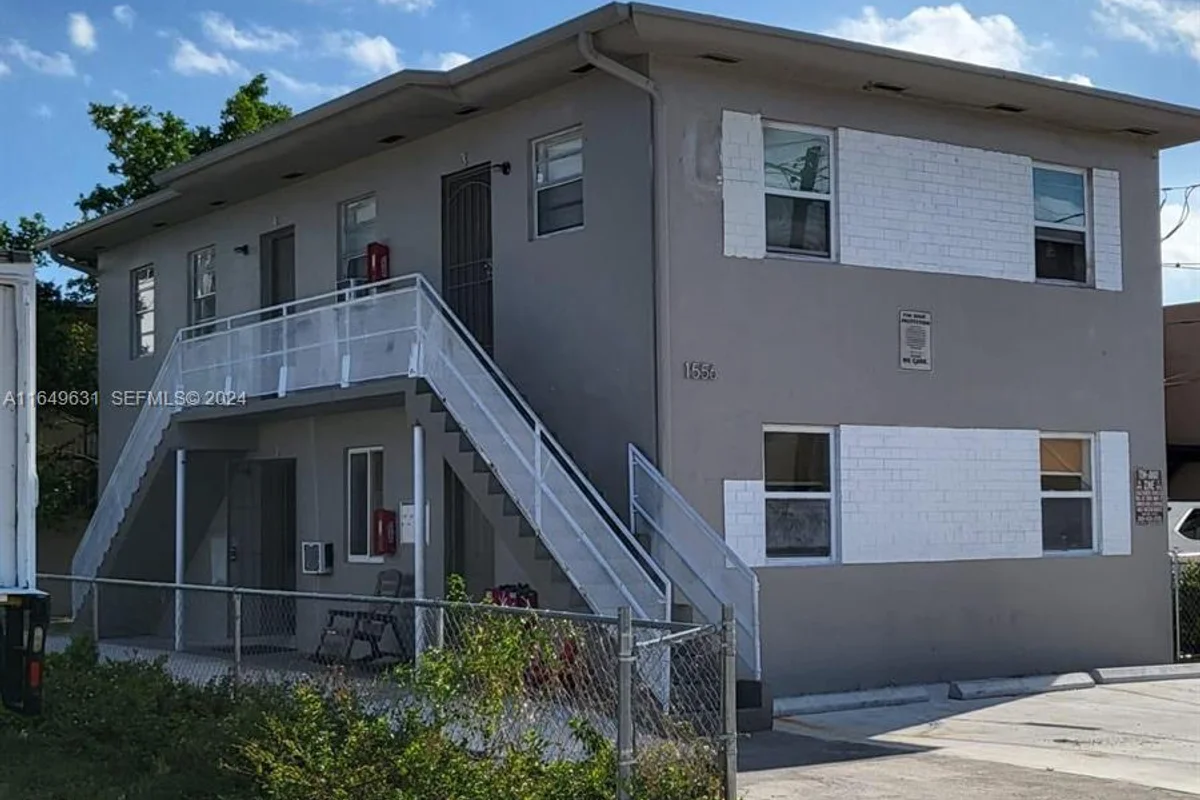 Townhouse in Miami: photo 1 of 5