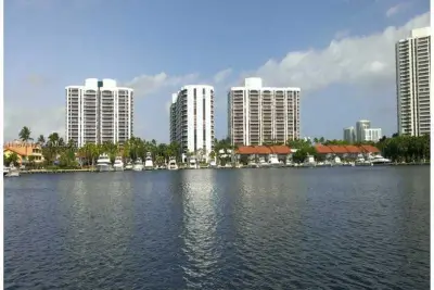 3600 Yacht Club Dr #1503, Aventura: photo 1 of 42