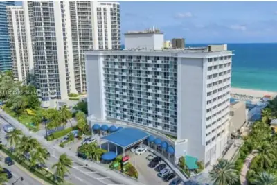 19201 Collins Ave #636, Sunny Isles Beach: photo 1 of 24
