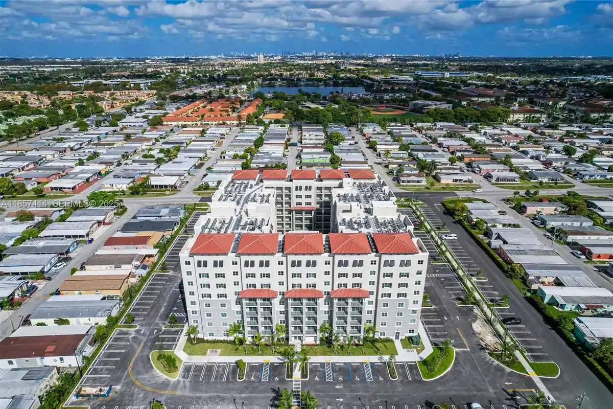 400 NW 112th Ave #323, Sweetwater: photo 1 of 25