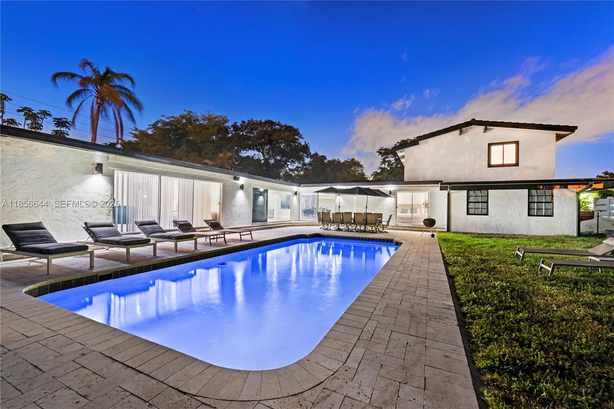4322 Polk St, Hollywood: photo 1 of 43
