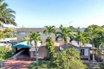 190 W 27th St, Hialeah: photo 1 of 7