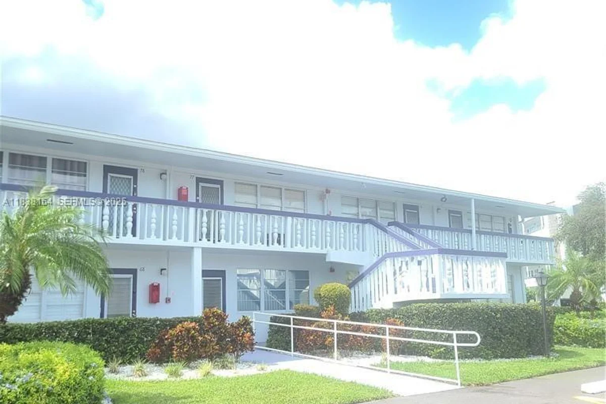 82 Oakridge G, Deerfield Beach: photo 1 of 10