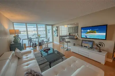 301 174th St #401, Sunny Isles Beach: photo 1 of 42
