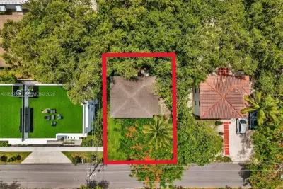 3210 E Elizabeth St, Miami: photo 1 of 70