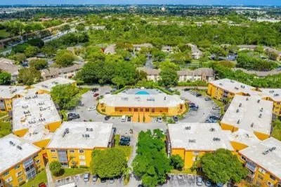 4334 NW 9th Ave #9-3B, Deerfield Beach: photo 1 of 13