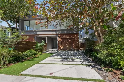 2984 Coconut Ave, Miami: photo 1 of 32