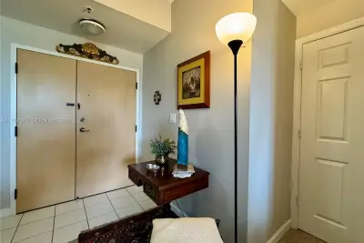 9805 NW 52nd St #420, Doral: photo 1 of 25
